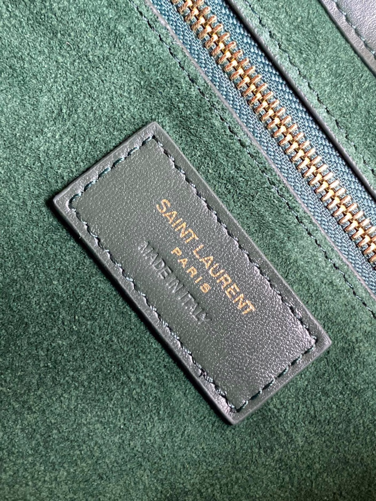 Saint Laurent Le 5 ? 7 Hobo Bag in Green Smooth Leather - Image 4