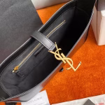 Saint Laurent Le 5 ¨¤ 7 Hobo Bag In Black Leather - Image 2