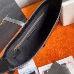Saint Laurent Le 5 ¨¤ 7 Hobo Bag In Black Leather - Image 4
