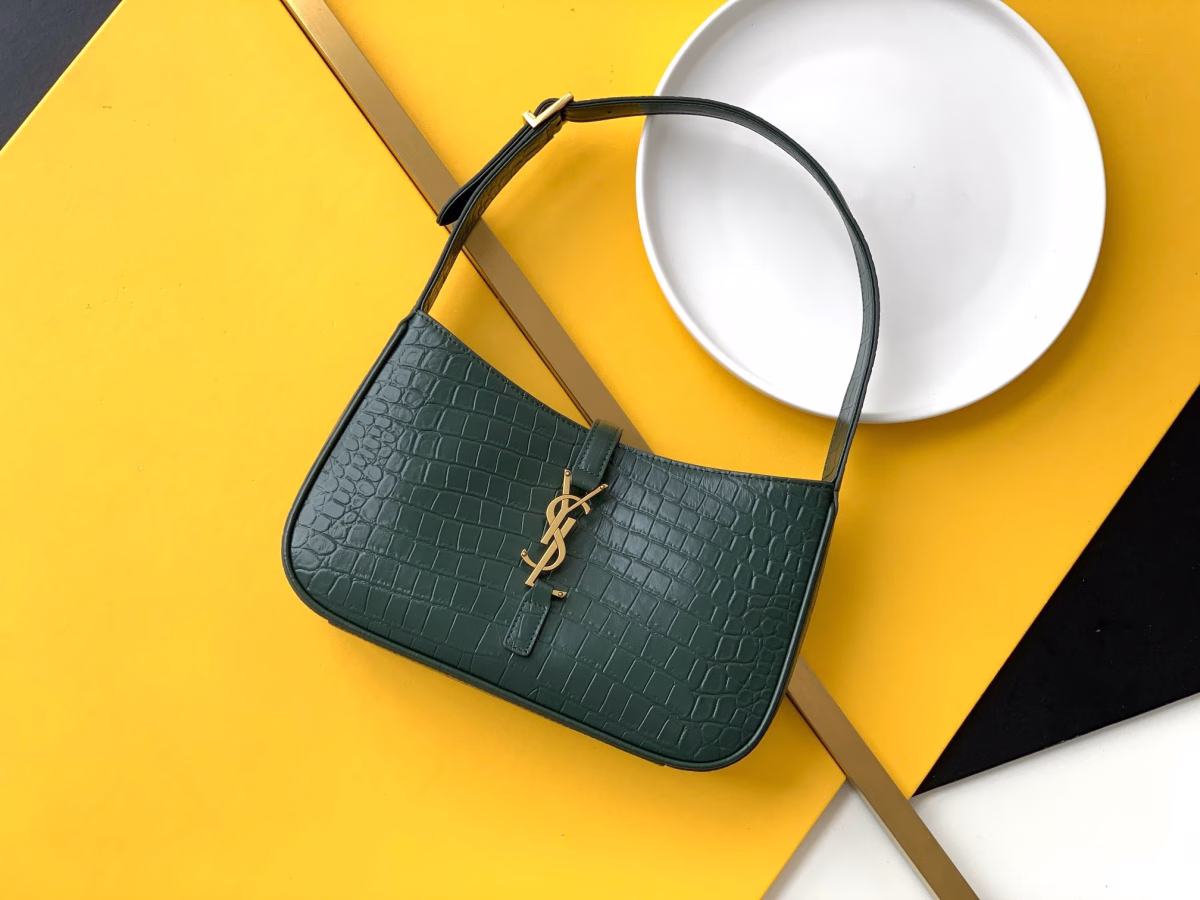 Saint Laurent Le 5 ? 7 Hobo Bag in Green Crocodile Embossed Leather - Image 6