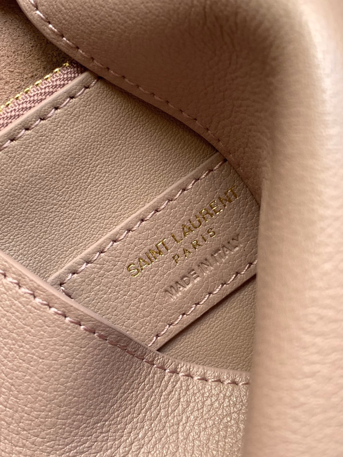 Saint Laurent Le 5 ? 7 Soft Small Shoulder Bag in Beige Leather - Image 8