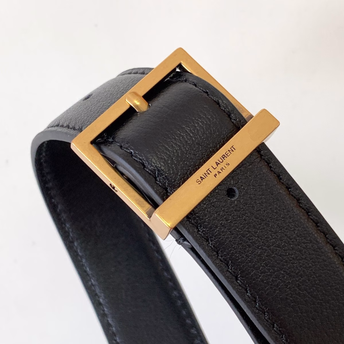 Saint Laurent Le 5 ? 7 Soft Small Shoulder Bag in Black Leather - Image 6