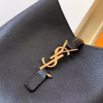 Saint Laurent Le 5 ? 7 Soft Small Shoulder Bag in Black Leather - Image 5