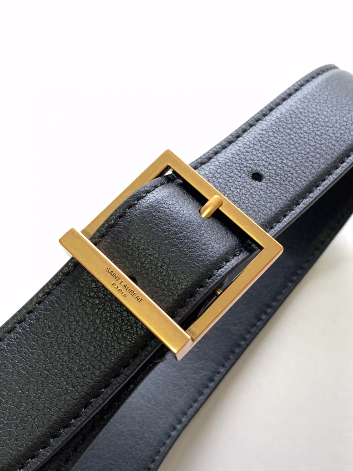Saint Laurent Le 5 ? 7 Soft Large Shoulder Bag in Black Leather - Image 6