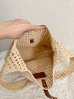 Saint Laurent Le 5 A 7 Medium Tote Bag in Naturel Raffia - Image 5