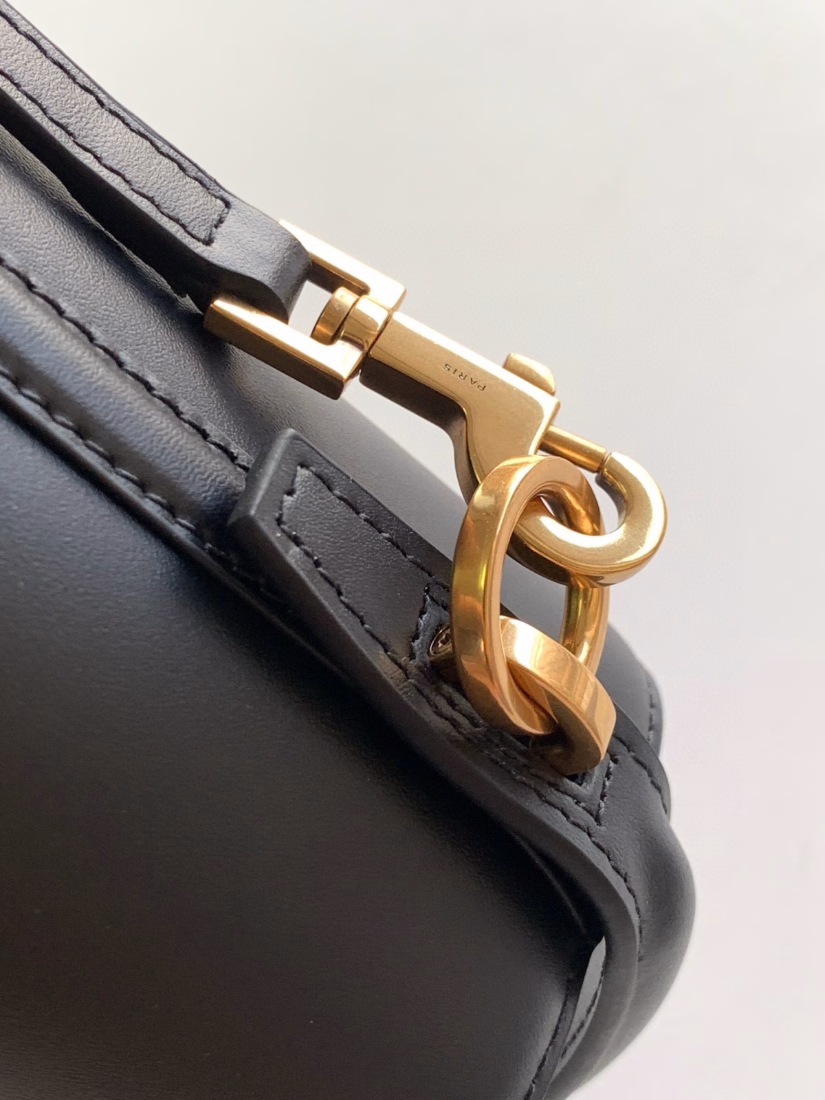 Saint Laurent Le 37 Mini Bucket Bag in Black Leather - Image 2
