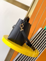 Saint Laurent Le 37 Small Bucket Bag in Black Leather - Image 8