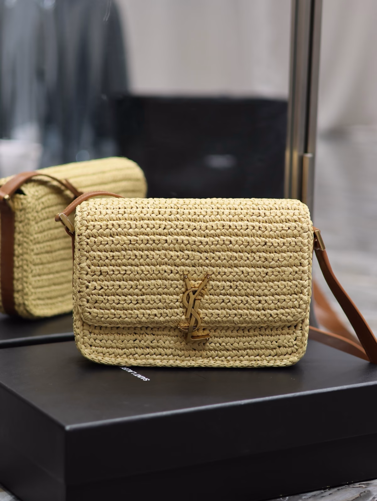 Saint Laurent Medium Solferino Bag in Naturel Raffia - Image 3