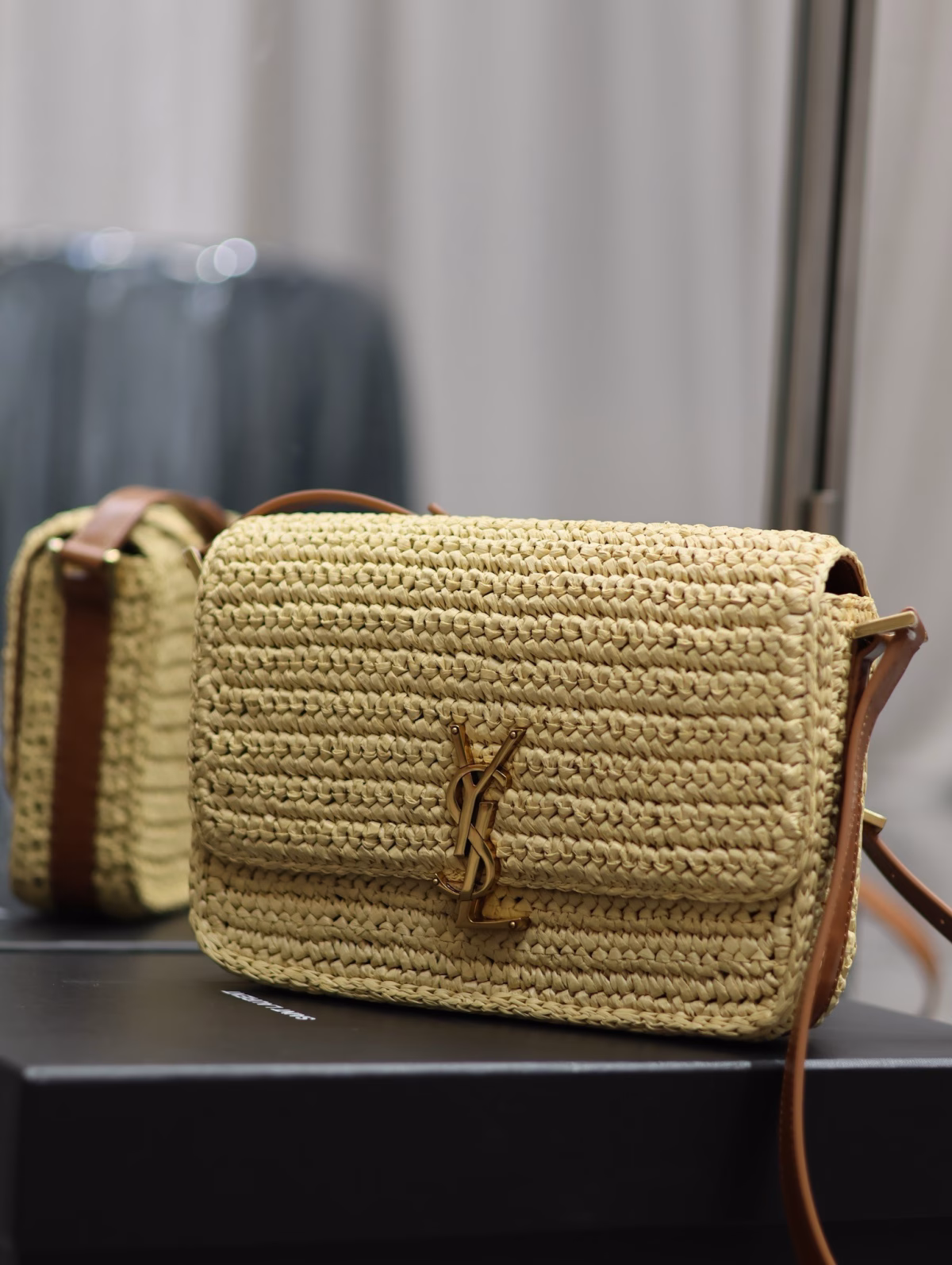Saint Laurent Medium Solferino Bag in Naturel Raffia - Image 4