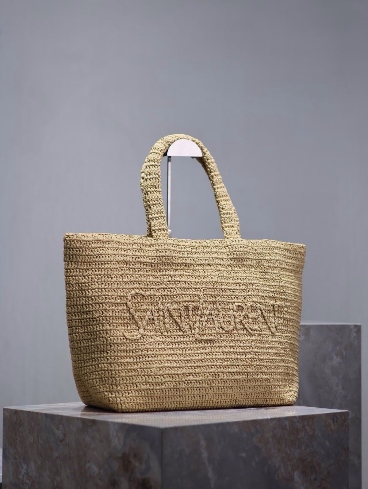Saint Laurent Oversized Tote Bag in Naturel Raffia - Image 7