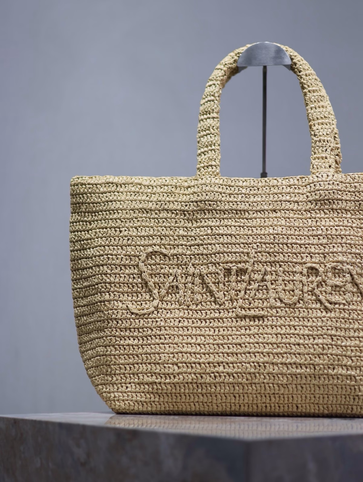Saint Laurent Oversized Tote Bag in Naturel Raffia - Image 4