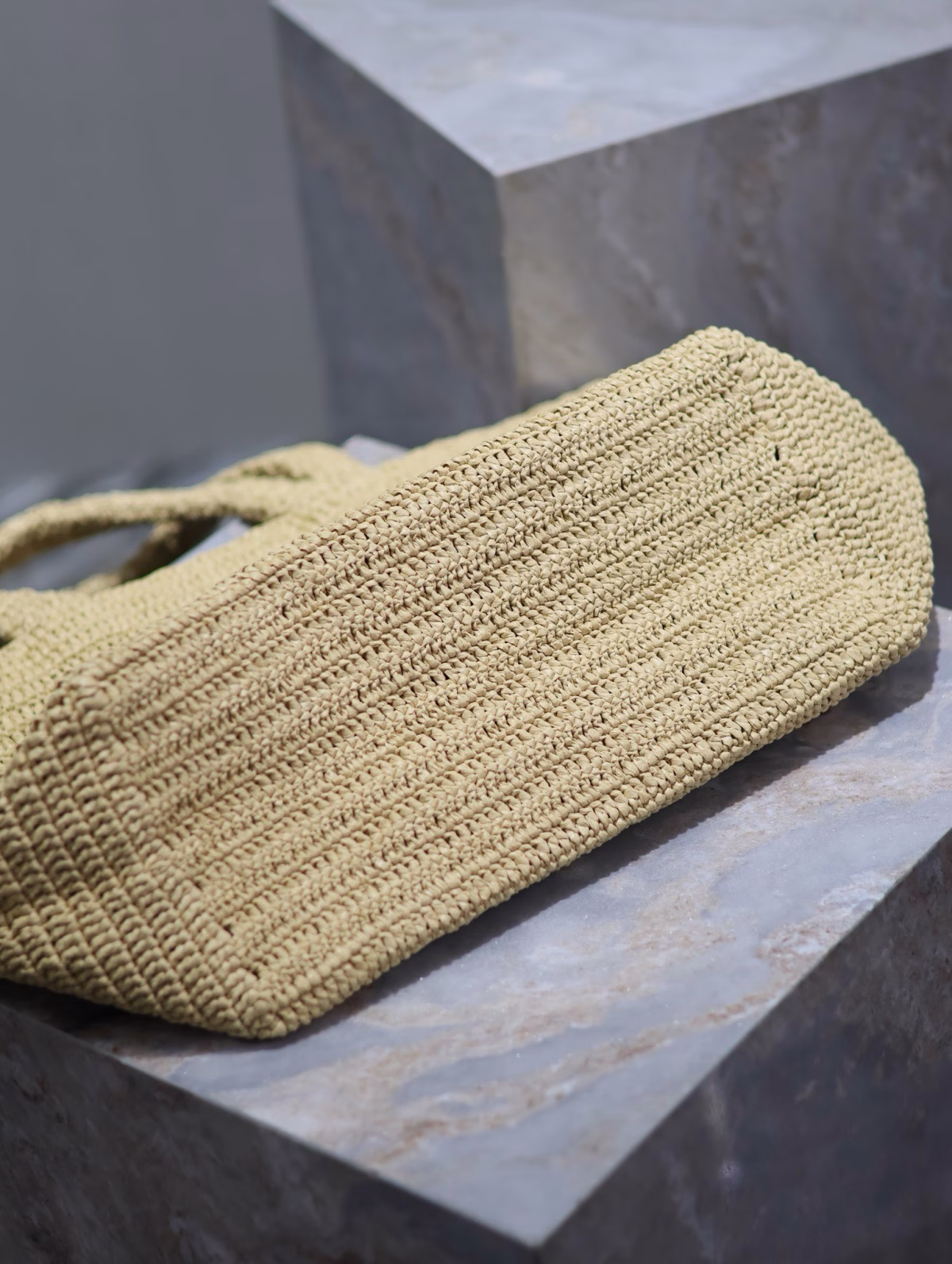 Saint Laurent Oversized Tote Bag in Naturel Raffia - Image 5