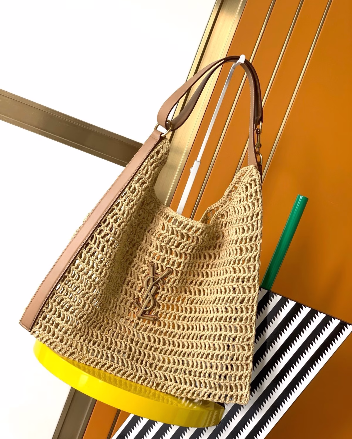 Saint Laurent Oxalis Shoulder Bag in Naturel Raffia - Image 9