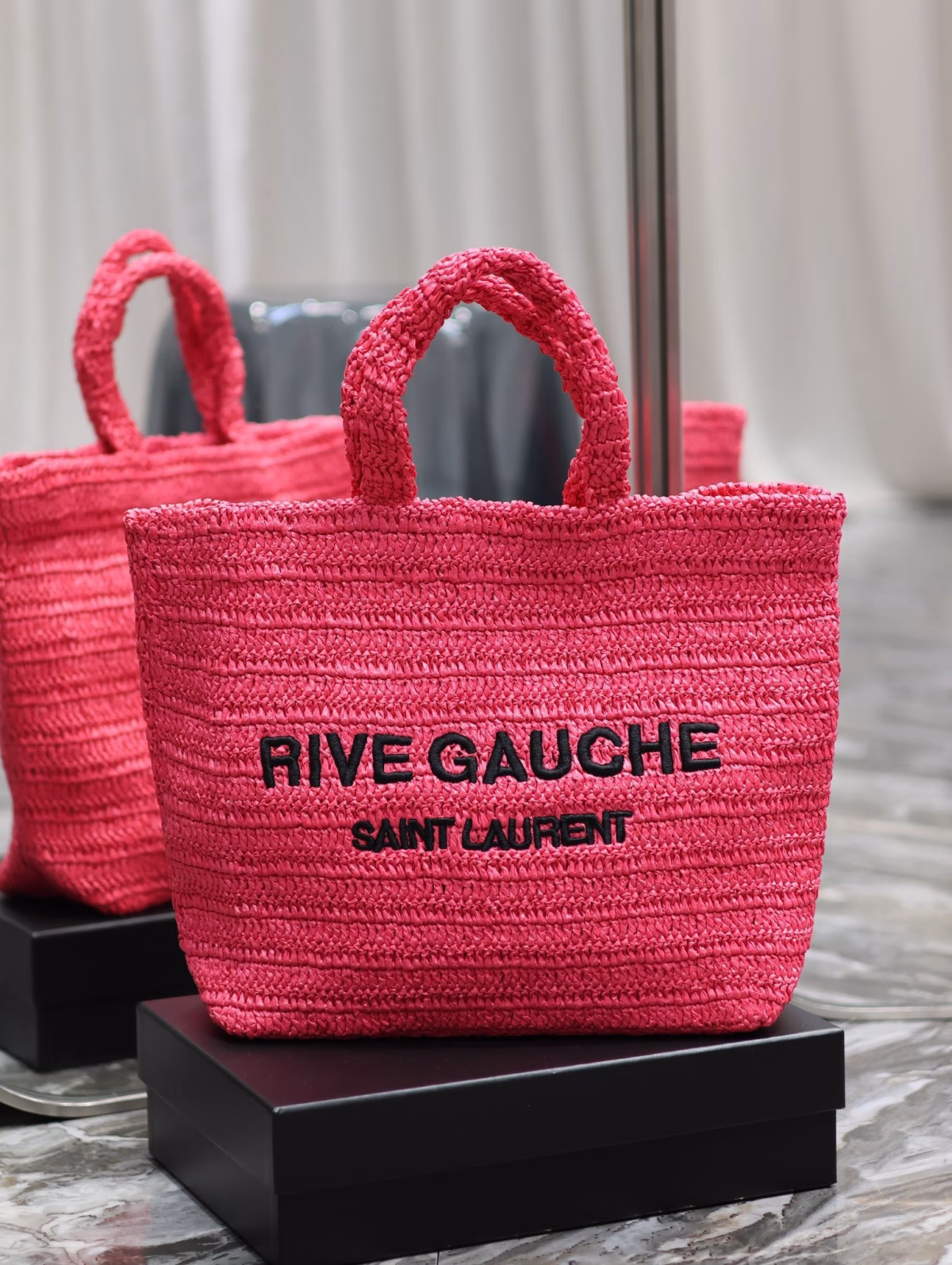 Saint Laurent Rive Gauche Tote Bag in Neon Pink Raffia Crochet - Image 6