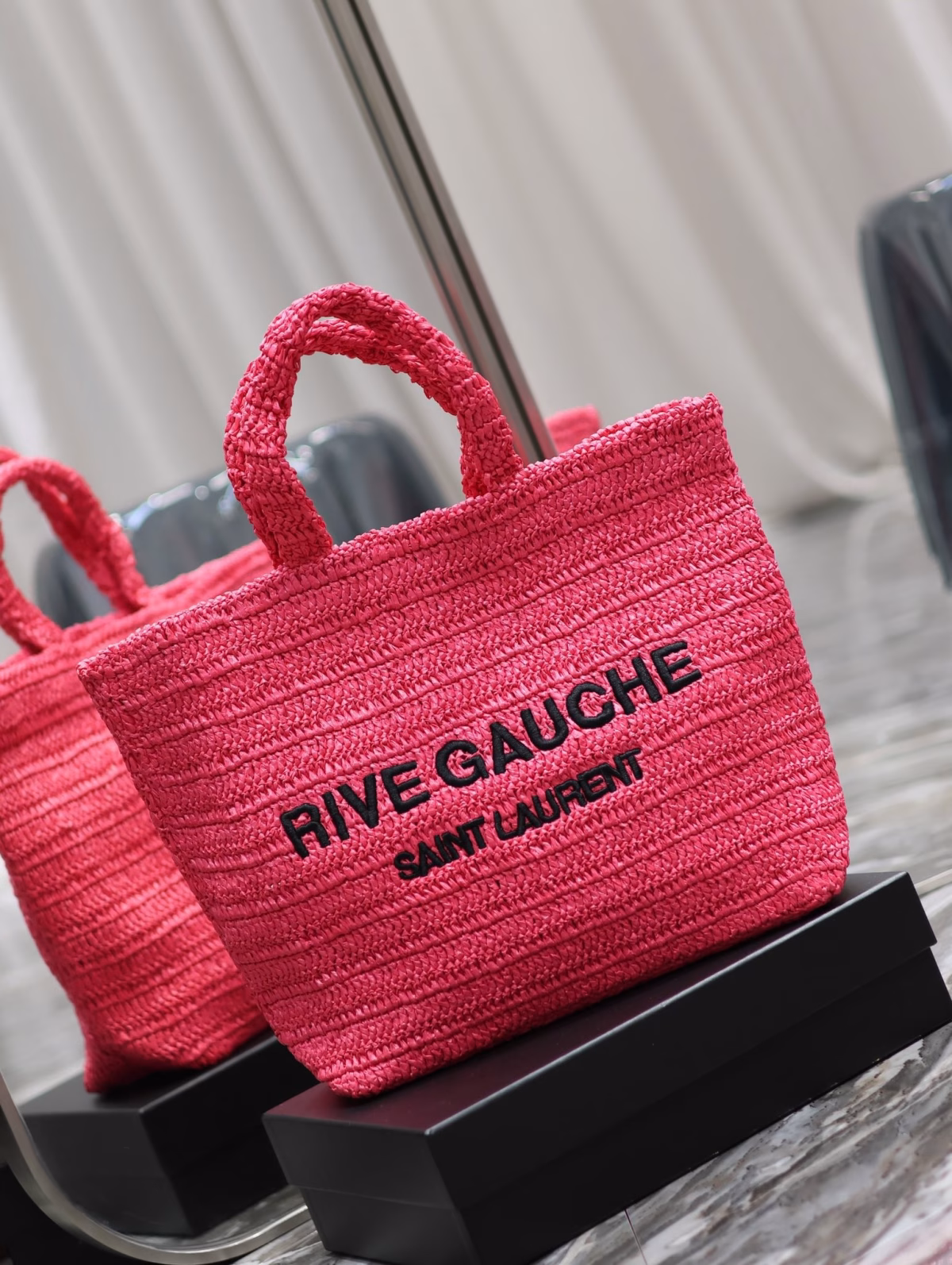 Saint Laurent Rive Gauche Tote Bag in Neon Pink Raffia Crochet - Image 7
