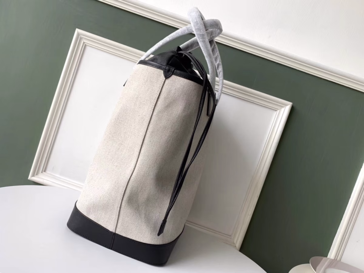 Saint Laurent Teddy Shopping Bag In White Canvas - Image 4