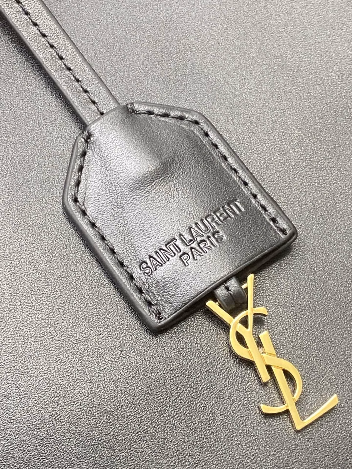 Saint Laurent Shopping Tote Bag in Black Leather - Image 9