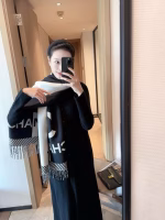 Chanel Double-Sided Double C Jacquard Cashmere Scarf - Image 8