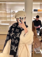 Louis Vuitton (LV) 2023 New Light Pink & White Color-Block Monogram Wool Scarf - Image 6