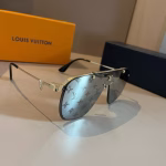 Louis Vuitton (LV) Gold-Trimmed Frame Sunglasses - Image 8