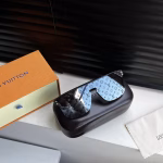 LOUIS VUITTON Ultra-Light Full-Print Sunglasses - Image 5