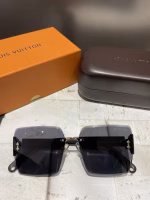 LV Women's Polarized Sunglasses - Image 4