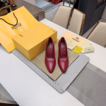 Fendi 2025 Spring-Summer Wood Grain Chunky Heel Series Pointed and Rounded Toe Single Shoes