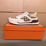 Burberry's new simple driving shoes