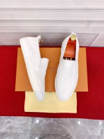 LV's new white men's casual shoes - Image 6