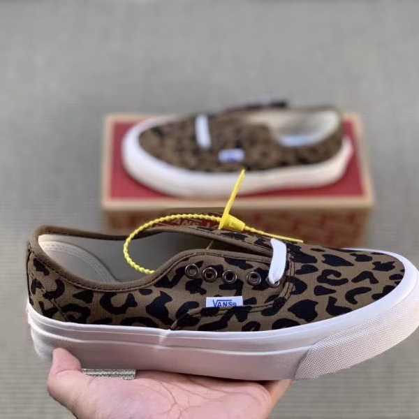 1 Vans Anaheim Factory low-top leopard print canvas sneakers - Image 1