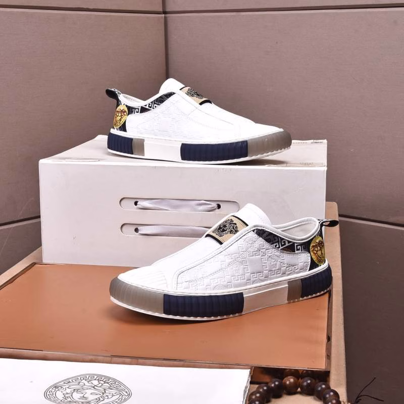 1 Armani's latest new casual shoes, same style as those in specialty stores. - Image 1