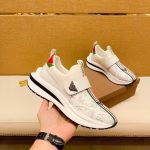 Armani's popular upgraded men's sports shoes