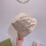 Gucci New Arrival Bee-Embellished Bucket Hat - Image 5