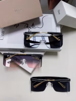 Dior New Women's Oversized Frame Sunglasses with Letter Logo - Image 2