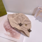 Gucci New Arrival Bee-Embellished Bucket Hat - Image 6