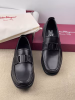 Ferragamo's latest classic high-quality leather shoes, synchronized with counter offerings - Image 3