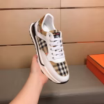 Burberry's new simple driving shoes - Image 4