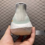 Adidas casual running shoes with ultra-elastic Boost midsole - Image 6