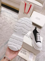 McQueen thick-soled couple's style - Image 8