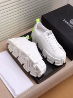 Versace's high-end sports and casual shoes that sell well all year round - Image 4