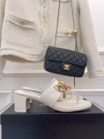 Chanel 2022 Pendant Pearl Chain Flip-Flop Sandals - Image 5