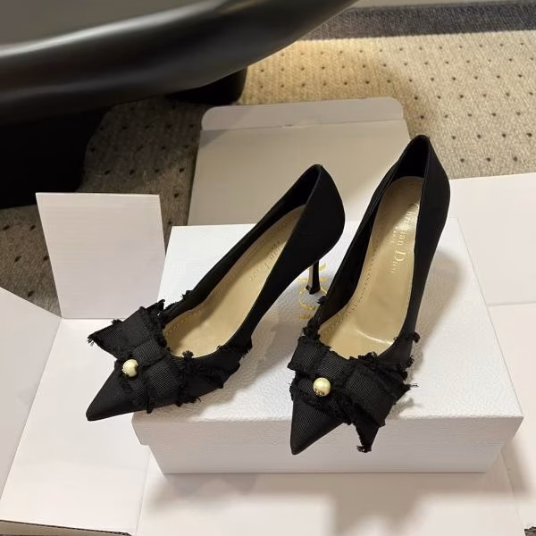 3 Dior 2024 Spring/Summer Bow Pearl Kitten-Heel Flats - Image 1