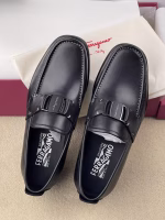 Ferragamo's latest classic high-quality leather shoes, synchronized with counter offerings - Image 6