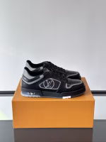 LV's new Neo Run Away sports shoes - Image 2
