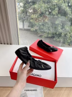 Salvatore Ferragamo Women's New Vara Plaque Ballet Flats - Image 4