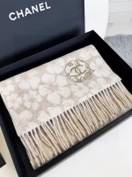 Chanel 2025 Autumn/Winter Unisex High-end Cashmere Knit Scarf - Image 4