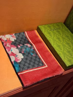 GUCCI Floral Double-Sided Cashmere Scarf - Image 3