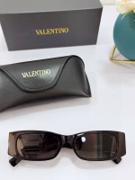 VALENTINO 2022 New Collection Sunglasses - Image 3