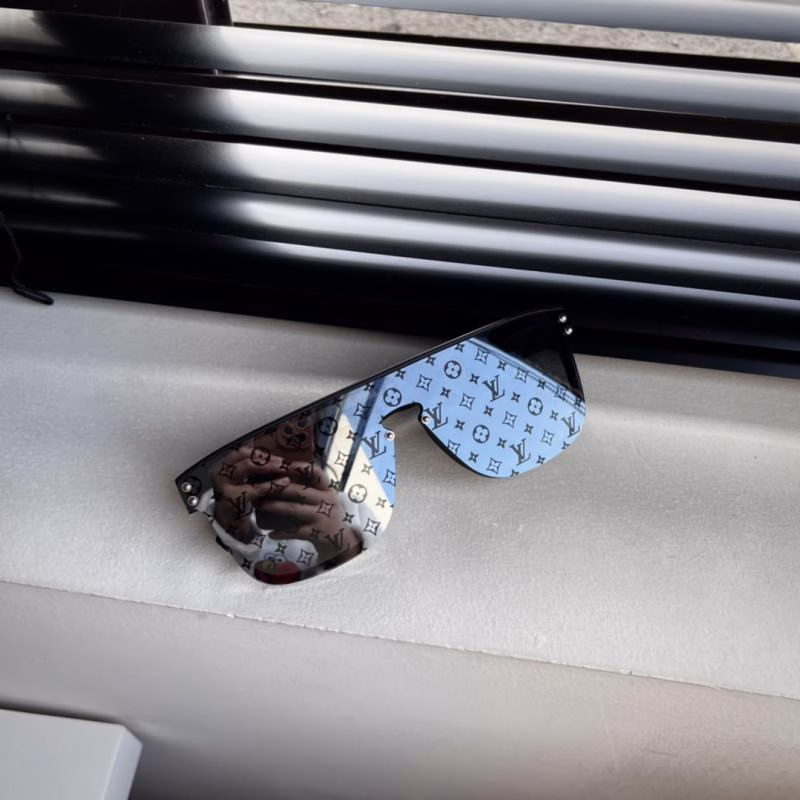 3 LOUIS VUITTON Ultra-Light Full-Print Sunglasses - Image 1
