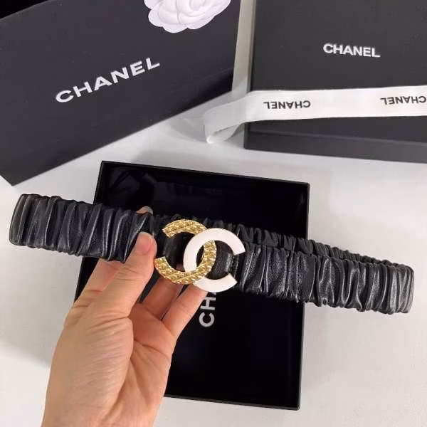 3 2022 Early Spring Runway Collection Chanel Women's Belt with Pleated Design and Versatile Double C-Logo - Image 1